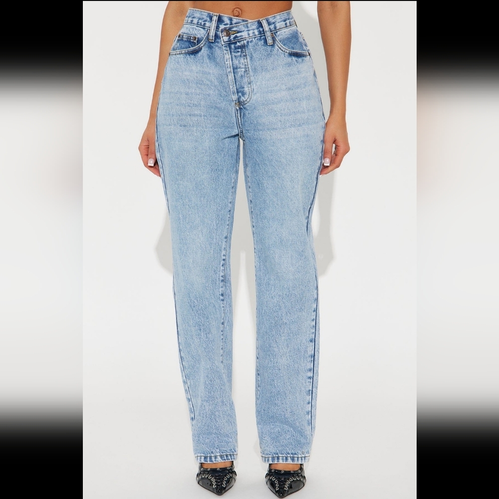 Blue Straight Leg Jeans with Vintage Wash